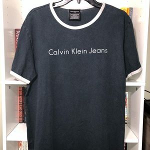 men’s navy blue Calvin Klein t-shirt